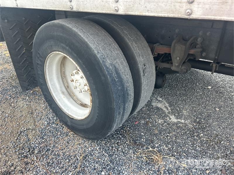 Hino 268 Dobozos teherautók