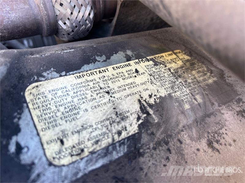 Hino 268 شاحنات ذات هيكل صندوقي