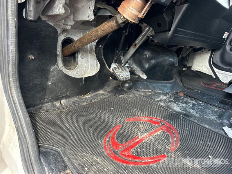 Hino 268 Camiones caja cerrada