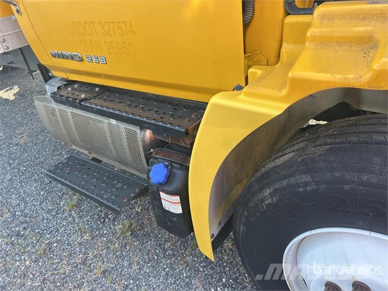 Hino 268 Kofferaufbau