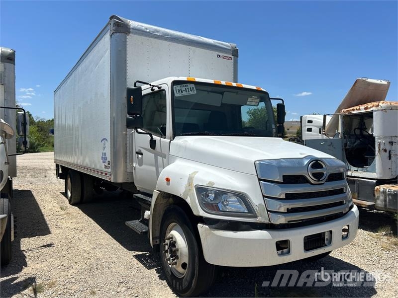 Hino 268 Camion Fourgon
