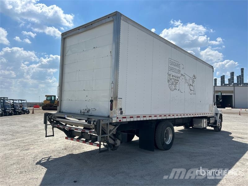 Hino 268 Camiones caja cerrada
