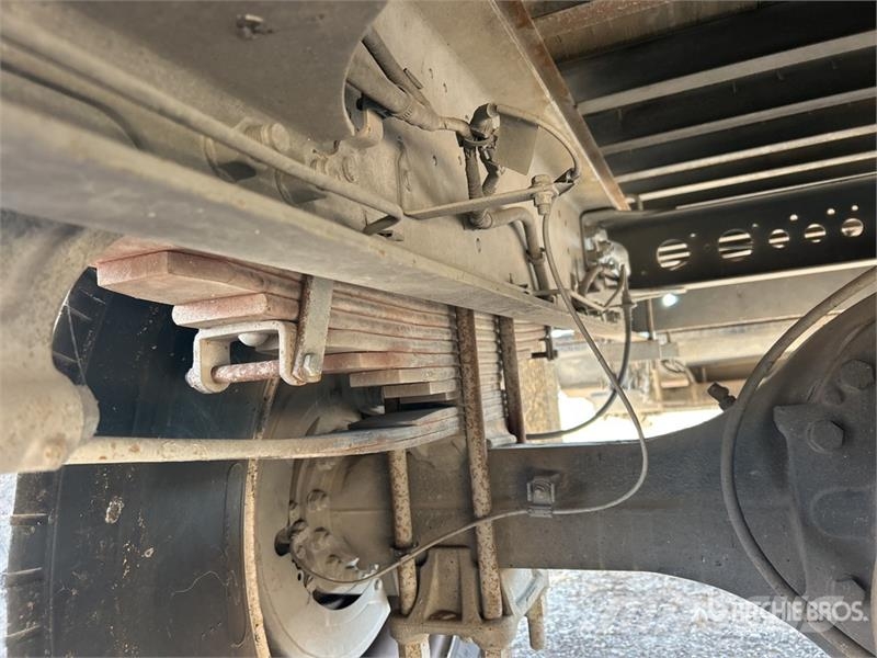 Hino 268 Dobozos teherautók