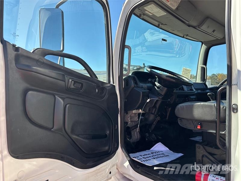Hino 268 Kravas automašīnas - refrižeratori