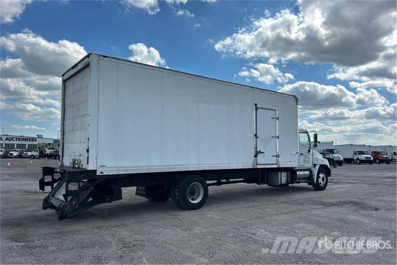 Hino 268 Camiones caja cerrada