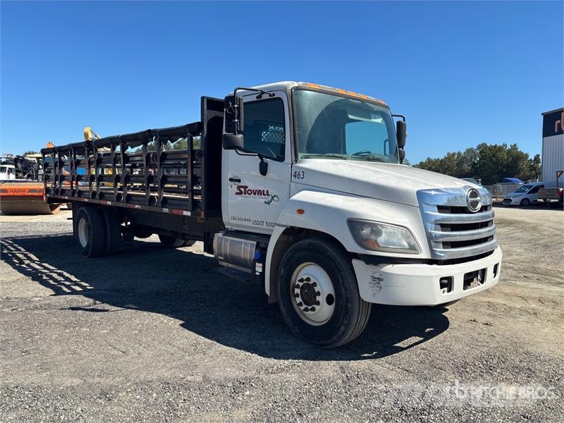 Hino 268 4x2 Flatbed Truck Tovornjaki s kesonom/platojem