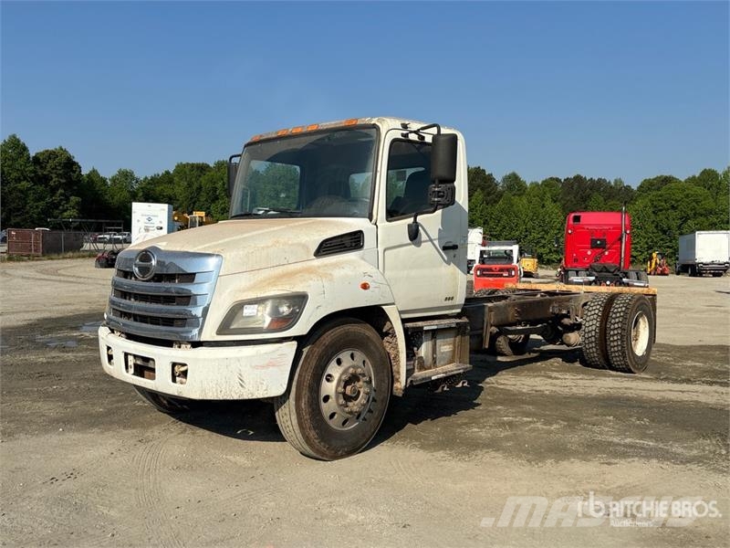 Hino 338 Cabines