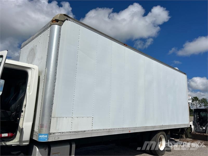 Hino 338 厢式货车