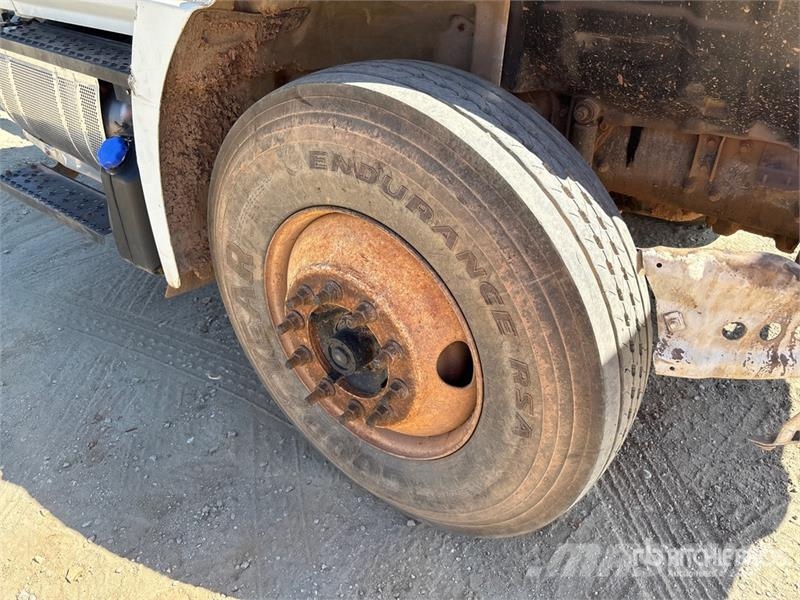 Hino 338 كابينة والداخلية
