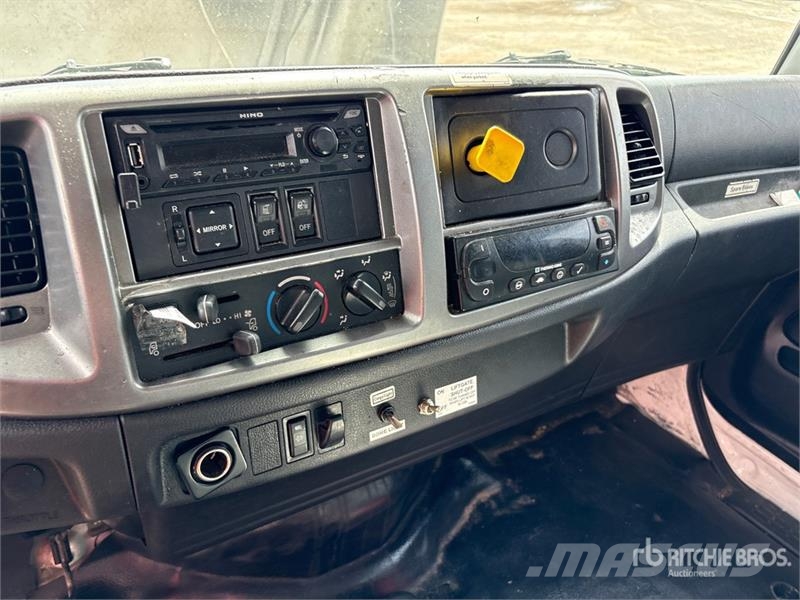 Hino 338 Kravas automašīnas - refrižeratori