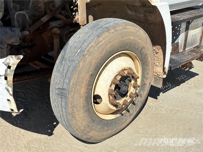 Hino 338 كابينة والداخلية