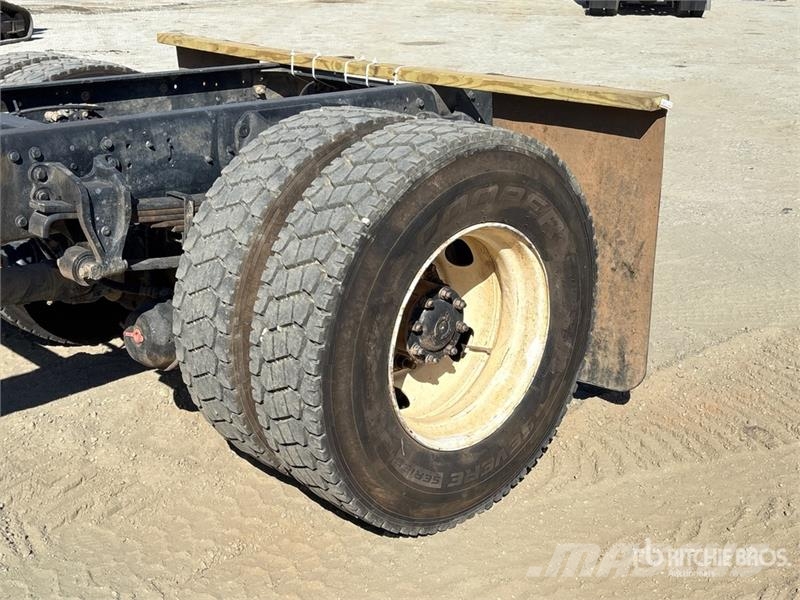Hino 338 كابينة والداخلية