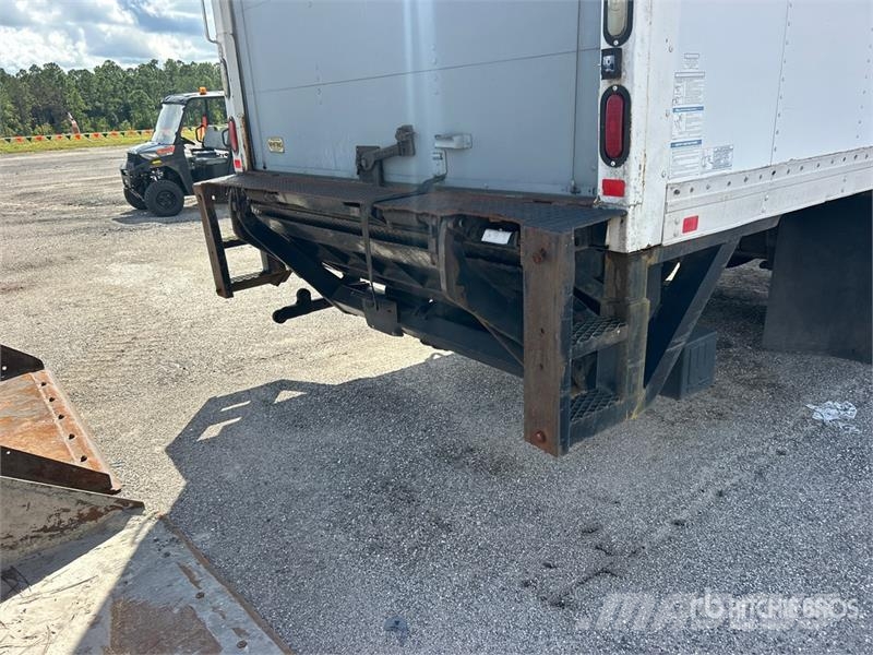 Hino 338 厢式货车