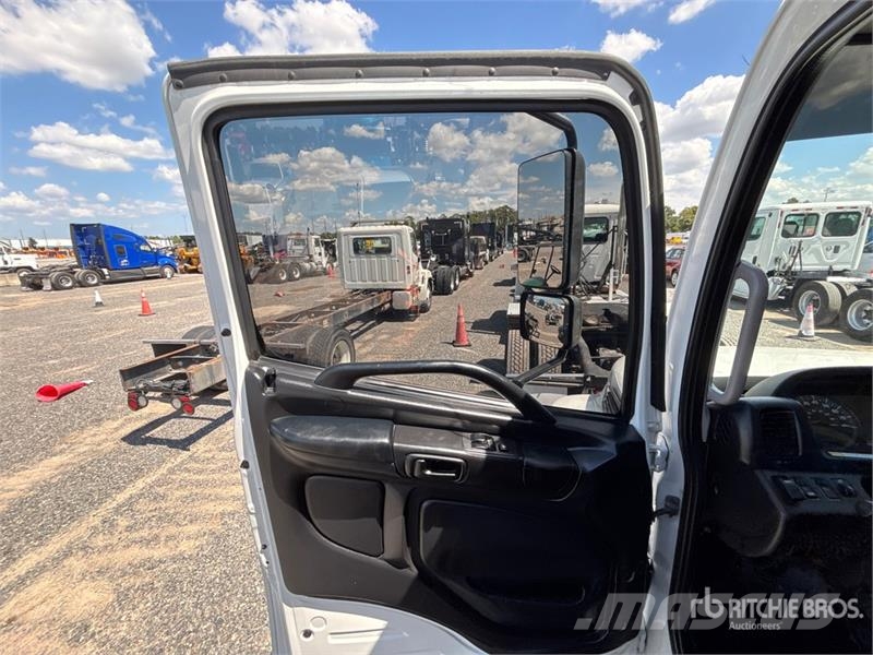 Hino 338 救援車