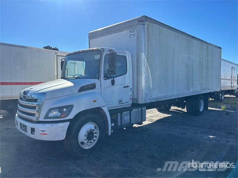 Hino 338 Camiones con caja de remolque