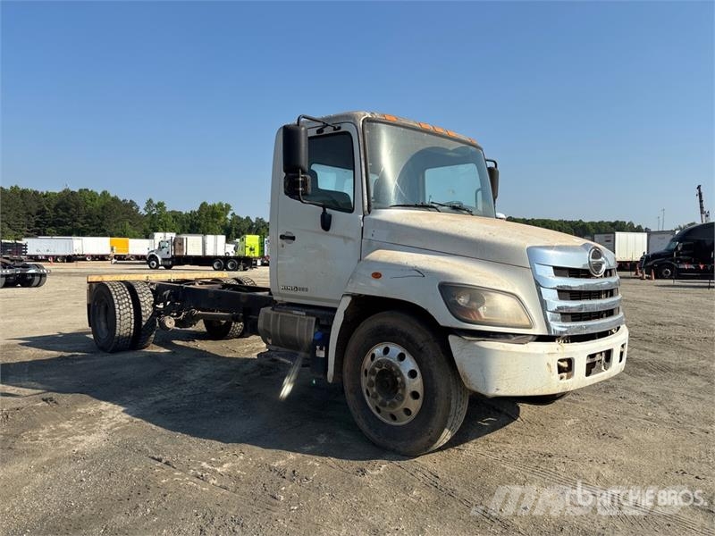 Hino 338 Cabines