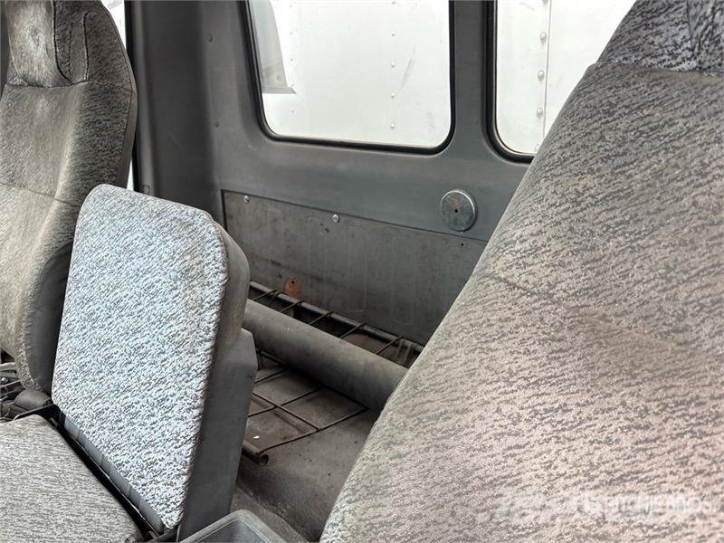 Hino FE2620 4x2 Cargo COE Extended Cab Van Truck Kapali kasa kamyonlar