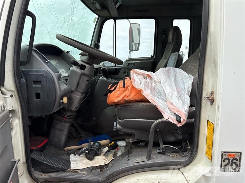 Hino FE2620 4x2 Cargo COE Extended Cab Van Truck Kapali kasa kamyonlar