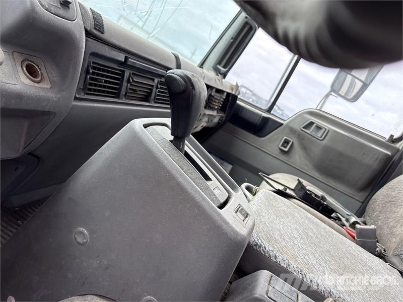 Hino FE2620 4x2 Cargo COE Extended Cab Van Truck Kapali kasa kamyonlar