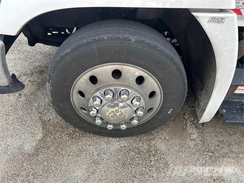 Hino L6 4x2 Rollback Truck Evakuators ar manipulatoru