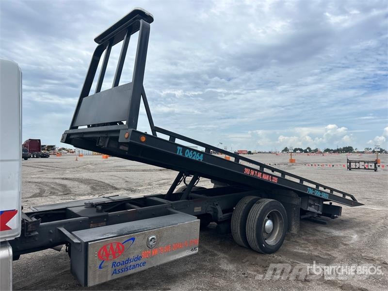 Hino L6 4x2 Rollback Truck Evakuators ar manipulatoru