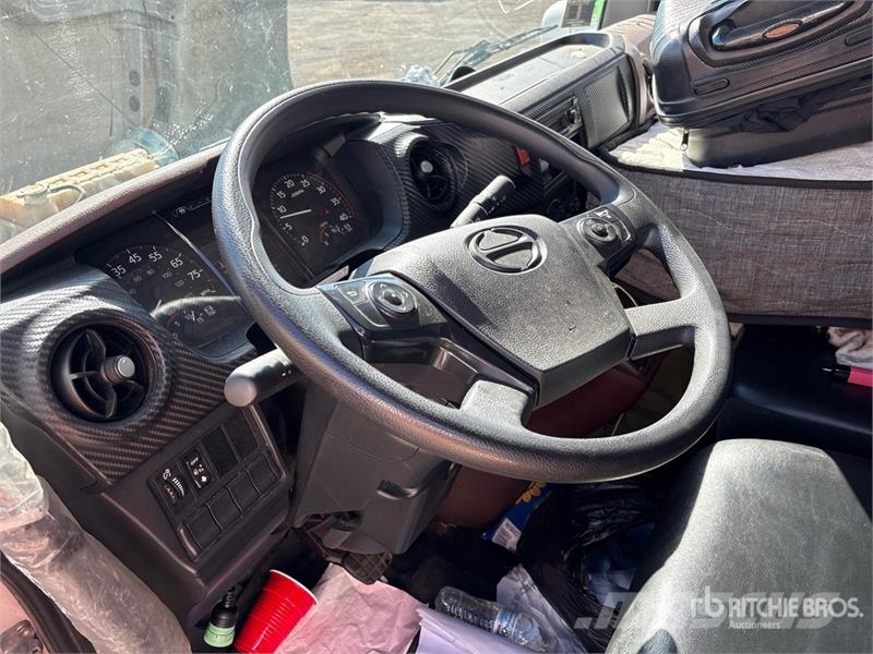 Hino L7 4x2 Van Truck Tovornjaki zabojniki