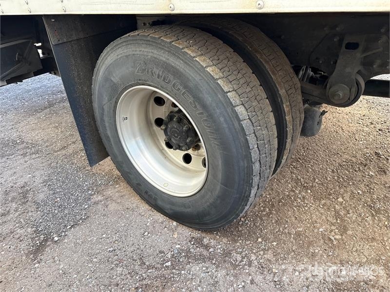 Hino L7 4x2 Van Truck Tovornjaki zabojniki