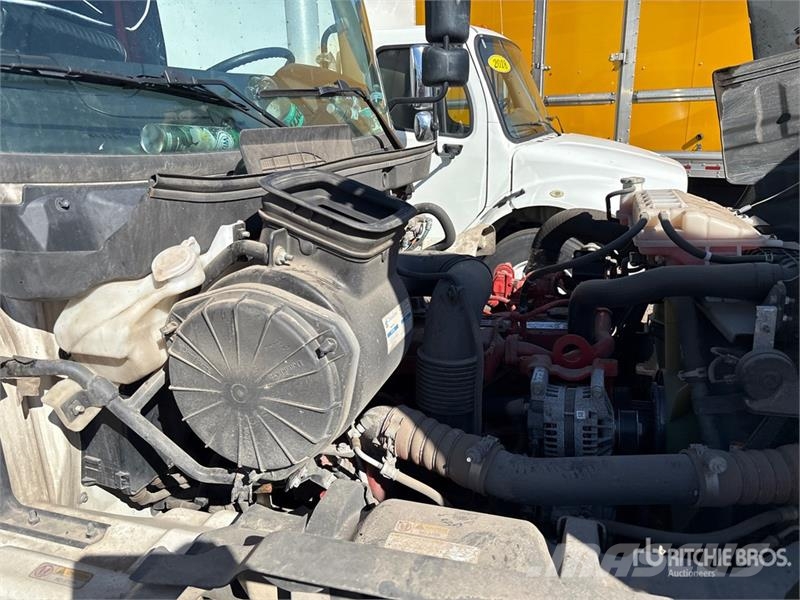 Hino L7 4x2 Van Truck Tovornjaki zabojniki