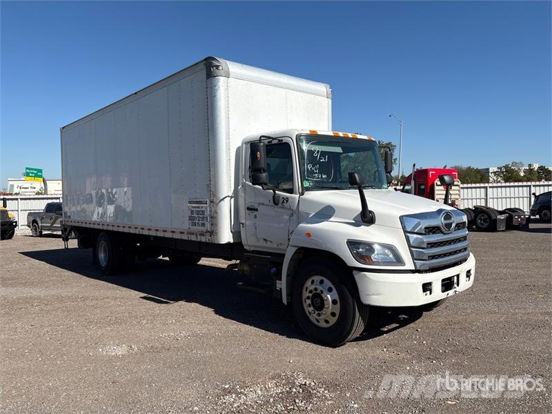 Hino L7 4x2 Van Truck Tovornjaki zabojniki