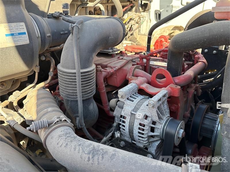 Hino L7 4x2 Van Truck Tovornjaki zabojniki