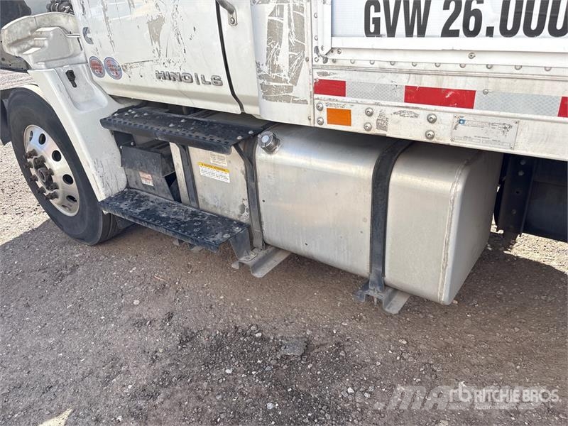 Hino L7 4x2 Van Truck Tovornjaki zabojniki