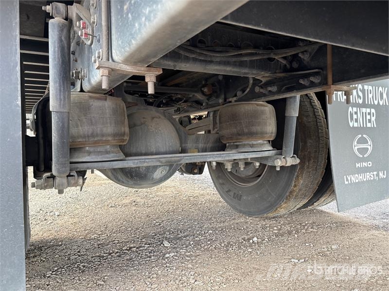 Hino L7 4x2 Van Truck Tovornjaki zabojniki