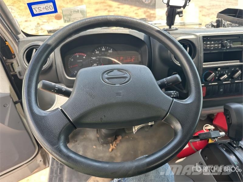 Hino XJC720 4x2 Van Truck 탑차 트럭