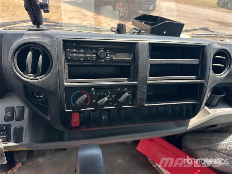 Hino XJC720 4x2 Van Truck 탑차 트럭