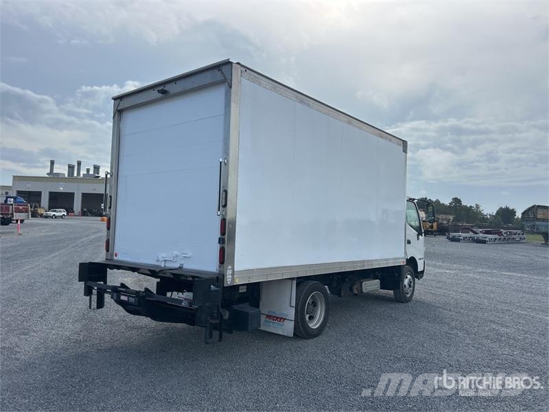 Hino XJC720 4x2 Van Truck ボックスボディー、ウイング、箱車