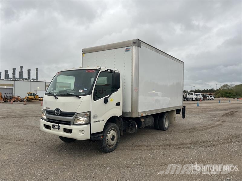 Hino XJC720 4x2 Van Truck Camiones con caja de remolque