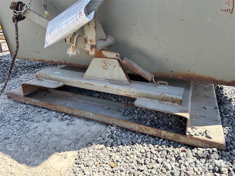 Hippo HH32LD 2 cyd Self-Dumping Hopper Grain bins