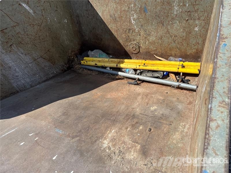 Hippo HH32LD 2 cyd Self-Dumping Hopper Grain bins