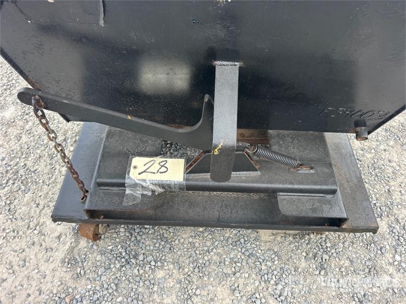 Hippo Hopper 4 ft 7 in Self-Dumping Hopper Apcirkņi un piltuves
