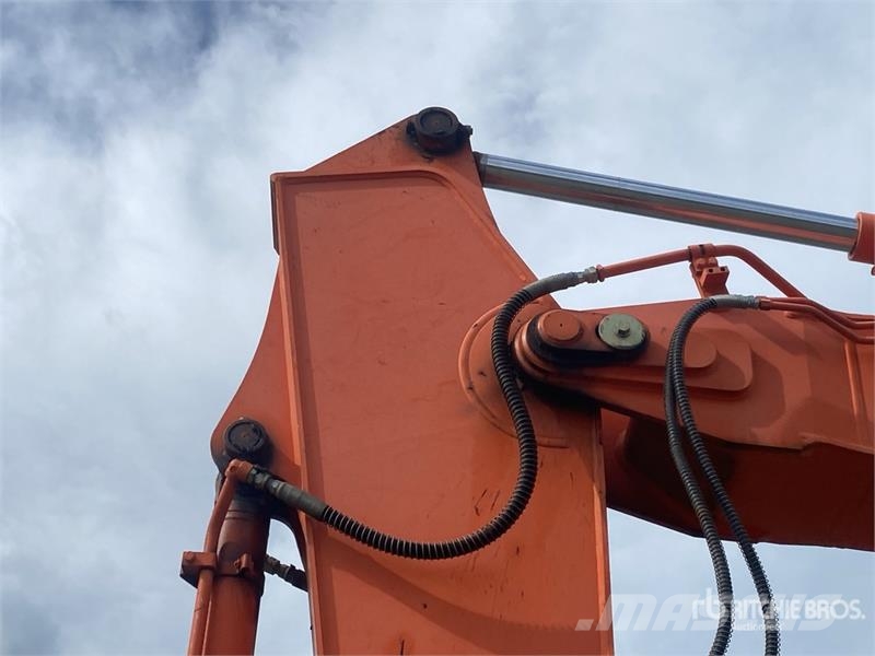 Hitachi 190W-5 4x4 Highway Wheeled Excavator Wheeled excavators