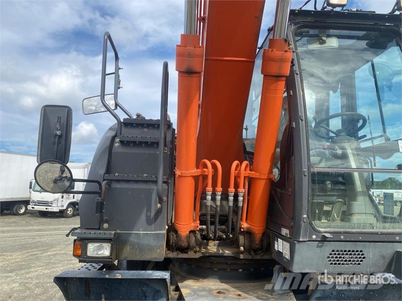 Hitachi 190W-5 4x4 Highway Wheeled Excavator Wheeled excavators