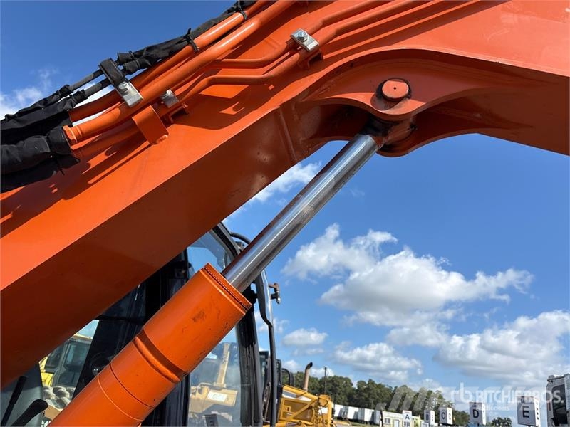 Hitachi Zaxis ZX75US-5B Tracked Excavator Kāpurķēžu ekskavatori
