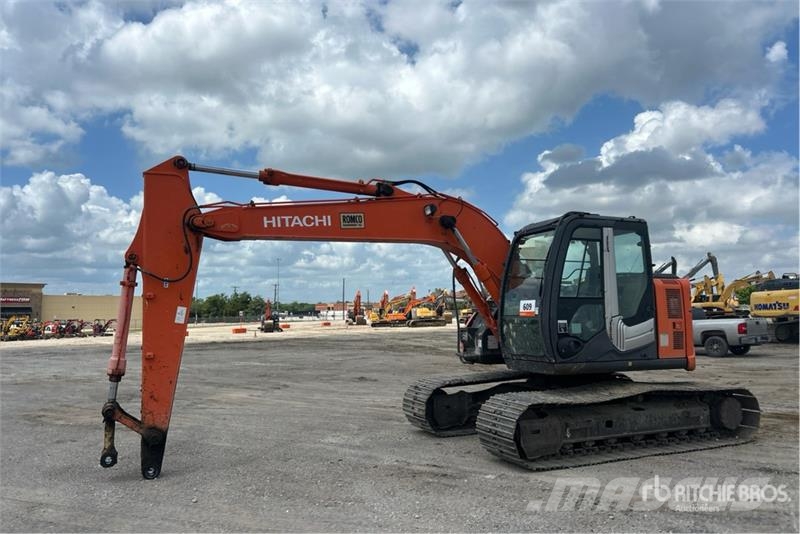 日立建機 ZX135US-3のクローラー式油圧ショベル（パワーショベル 
