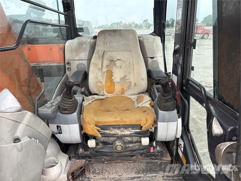 Hitachi ZX135US-6N Tracked Excavator Escavadoras de rastos