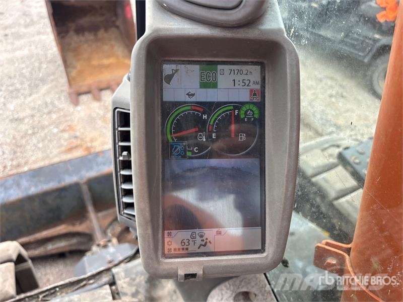 Hitachi ZX135US-6N Tracked Excavator Escavadoras de rastos