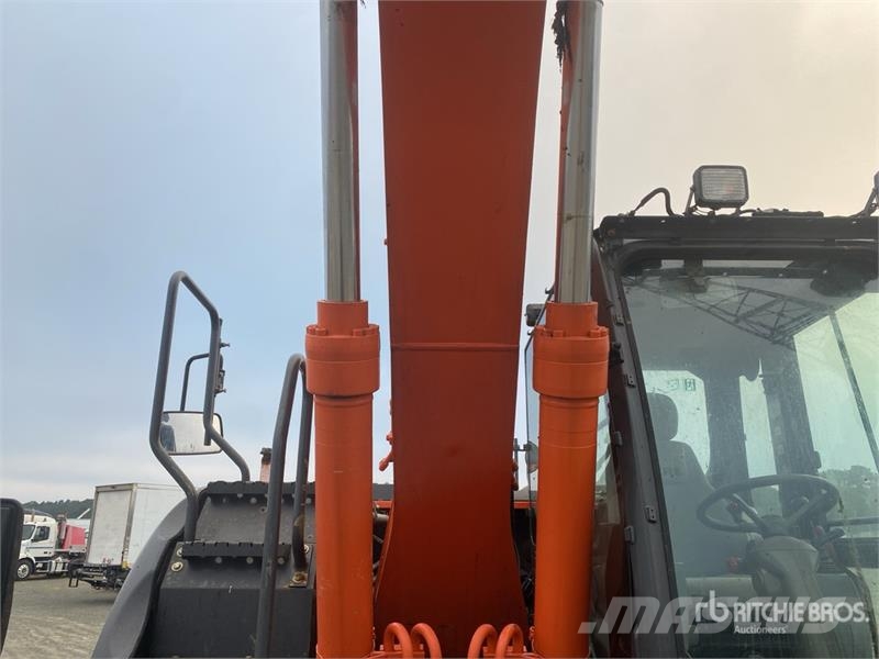 Hitachi ZX190W-5A 4x4 Highway Wheeled Excavator Колесни екскаватори