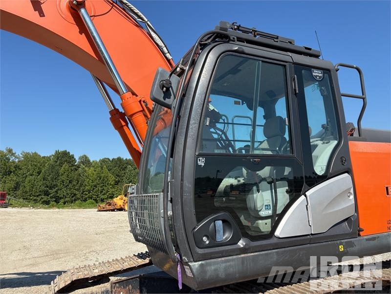 Purchase Hitachi ZX200-6 crawler excavators, Bid & Buy on Auction