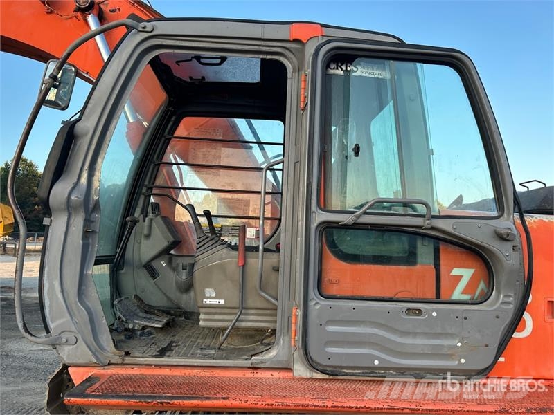 Hitachi ZX200LC-3 Tracked Excavator Kāpurķēžu ekskavatori