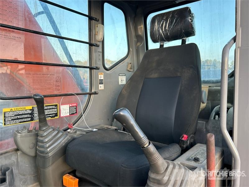 Hitachi ZX200LC-3 Tracked Excavator Kāpurķēžu ekskavatori