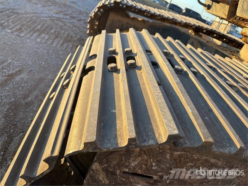 Hitachi ZX210LC-6 Tracked Excavator 大型油圧ショベル12t以上（パワーショベル・ユンボ）